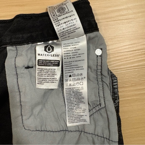 Levi’s 501 Cut Off Jean Shorts Size 24 Black High Rise Distressed - Picture 11 of 11